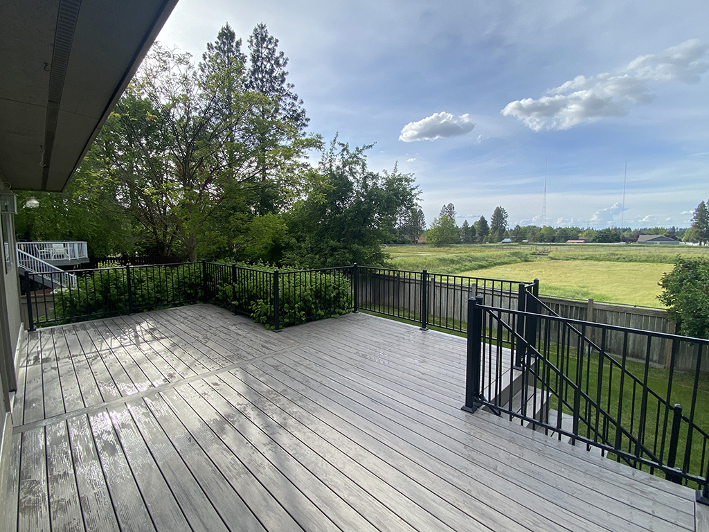 Deck with handrail South Hill